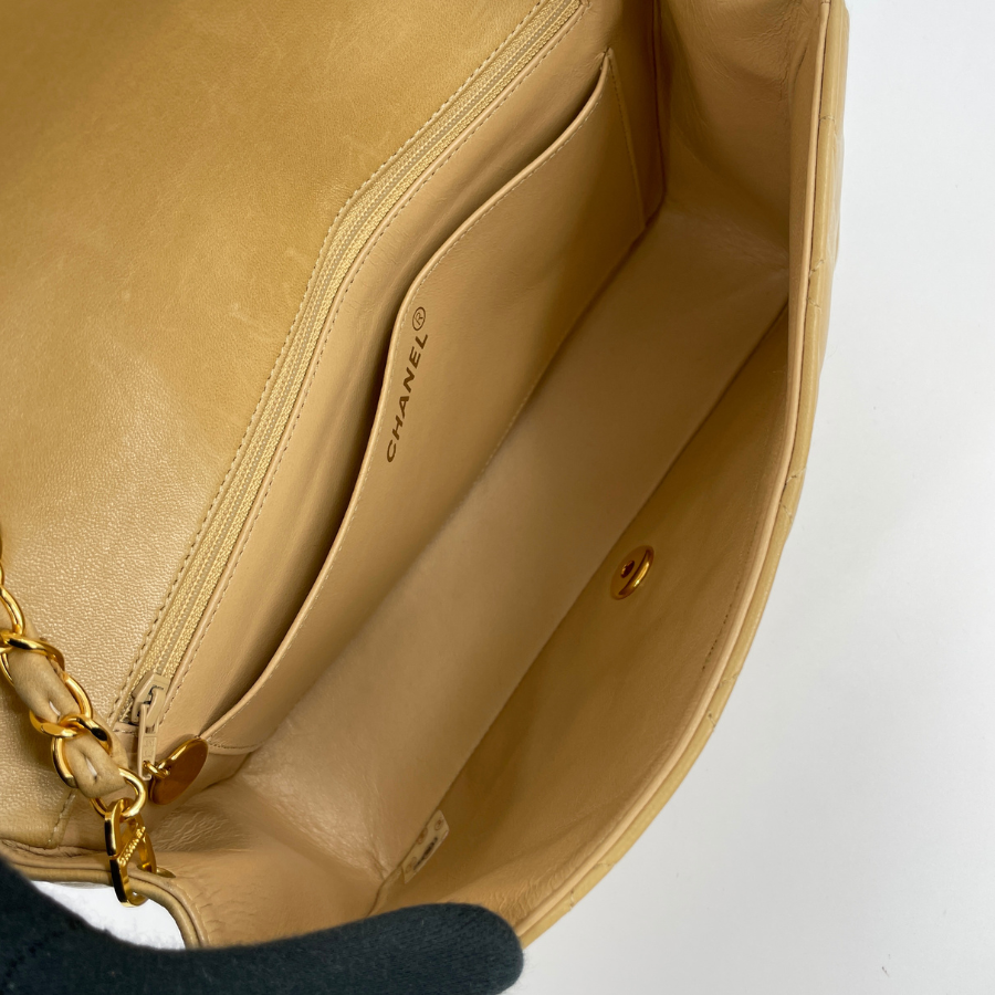 CHANEL マトラッセ ショルダーバッグ ラムスキン ベージュ
