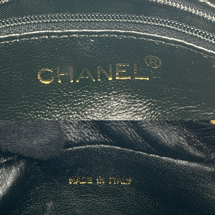 CHANEL ショルダーバッグ 黒 スエード