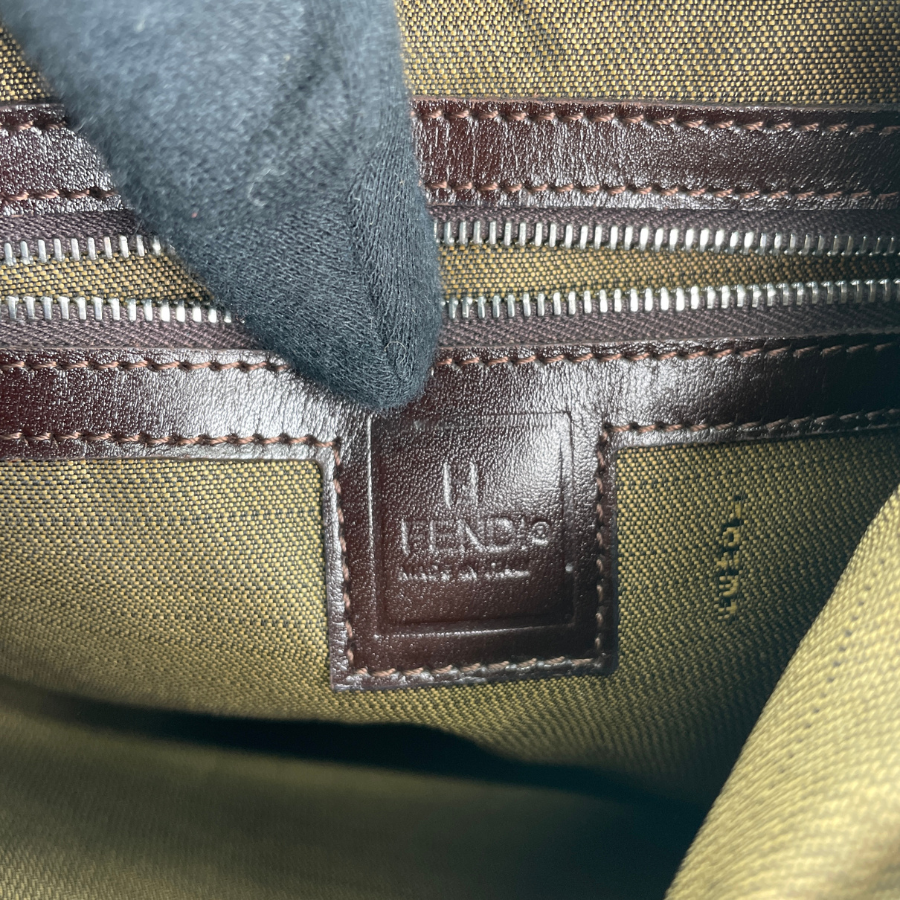 FENDI ズッカ ショルダーバッグ