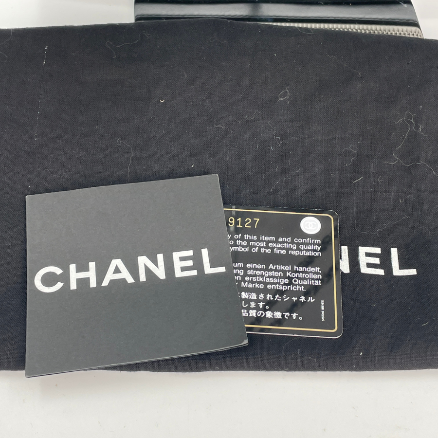 CHANEL チェーンショルダー バッグ パンチング