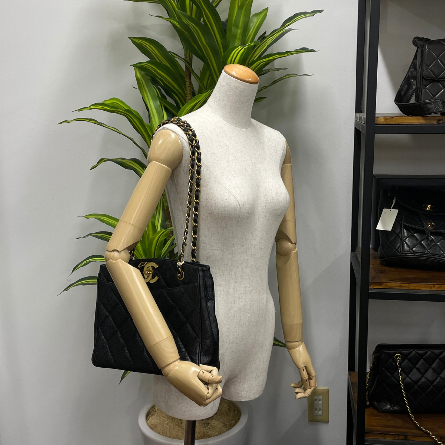 CHANEL キャビアチェーントートバッグ