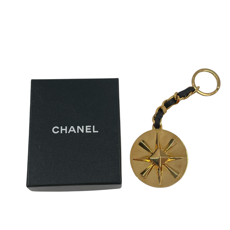 Chanel hot sale keychain holder