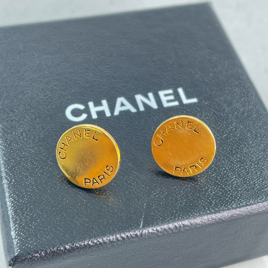 CHANEL ピアス ピン風ピアス