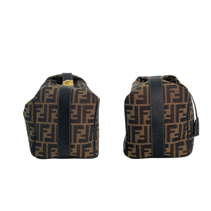 FENDI ズッカ ワンショルダーバッグ