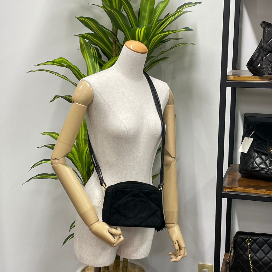 CHANEL ショルダーバッグ 黒 スエード