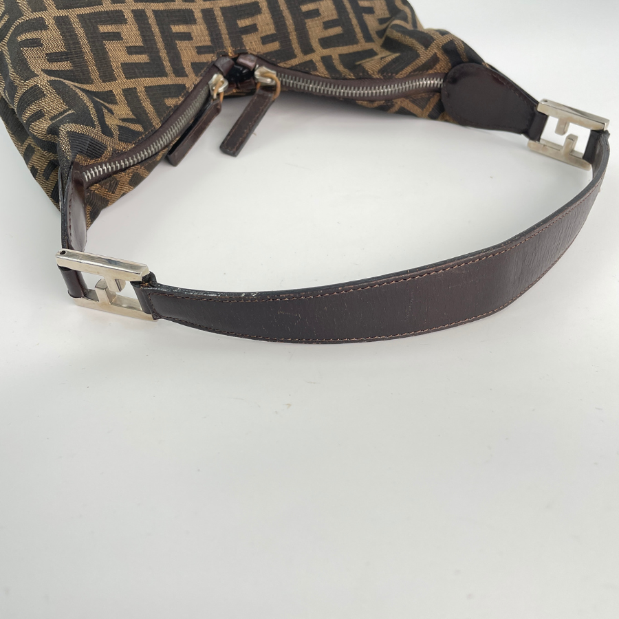 FENDI ズッカ ショルダーバッグ