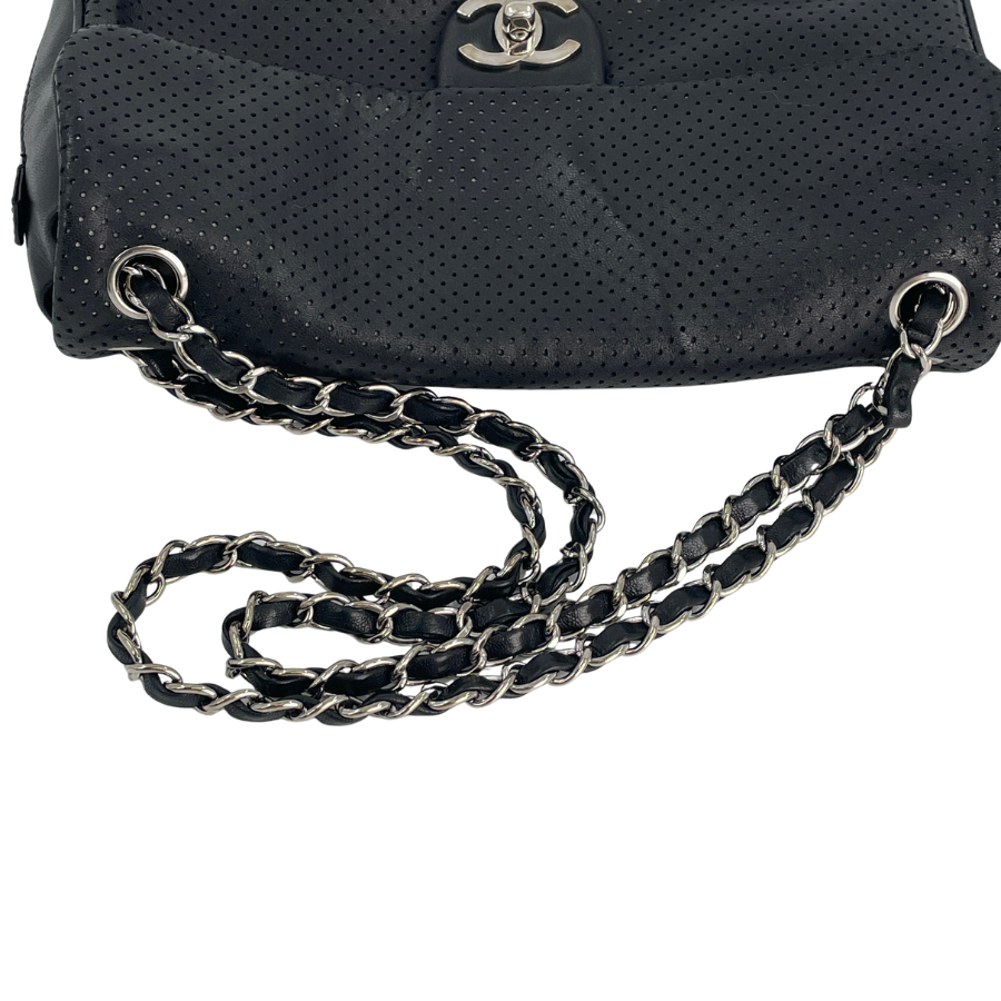 CHANEL チェーンショルダー バッグ パンチング