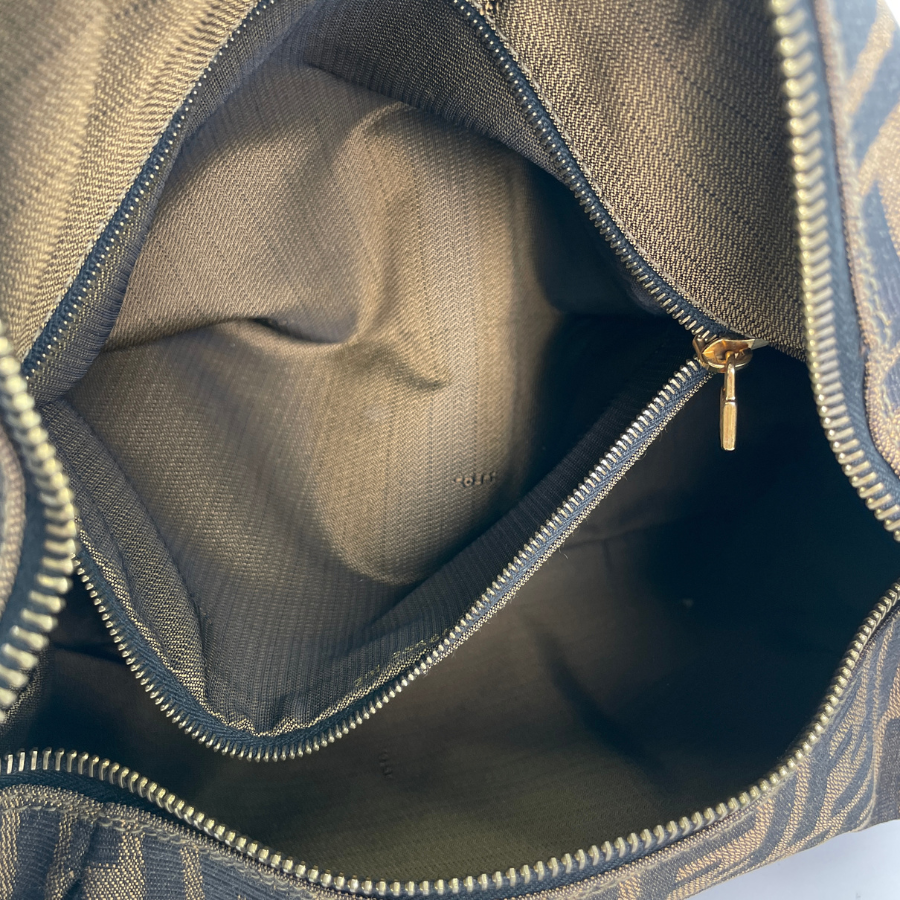 FENDI ズッカ ワンショルダーバッグ