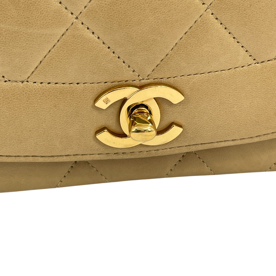 CHANEL マトラッセ ショルダーバッグ ラムスキン ベージュ