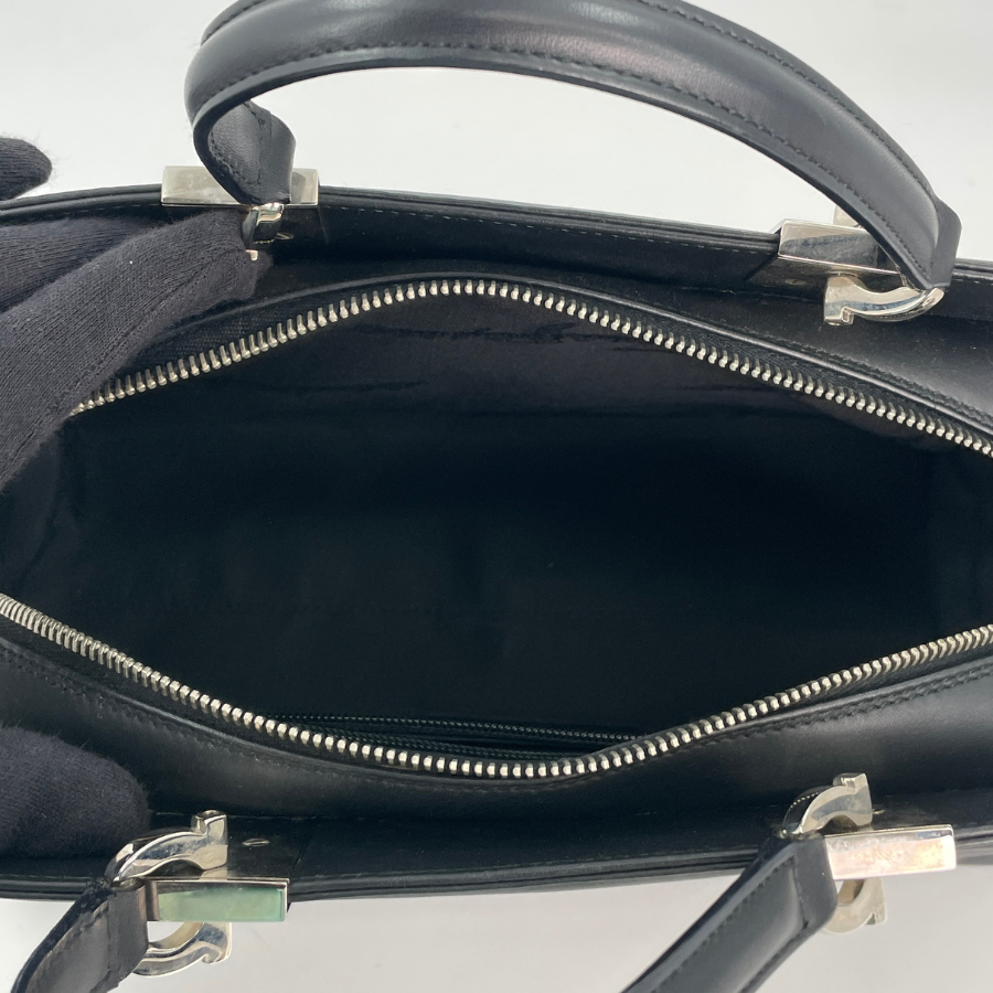Ferragamo ショルダーバッグ 2WAY 黒