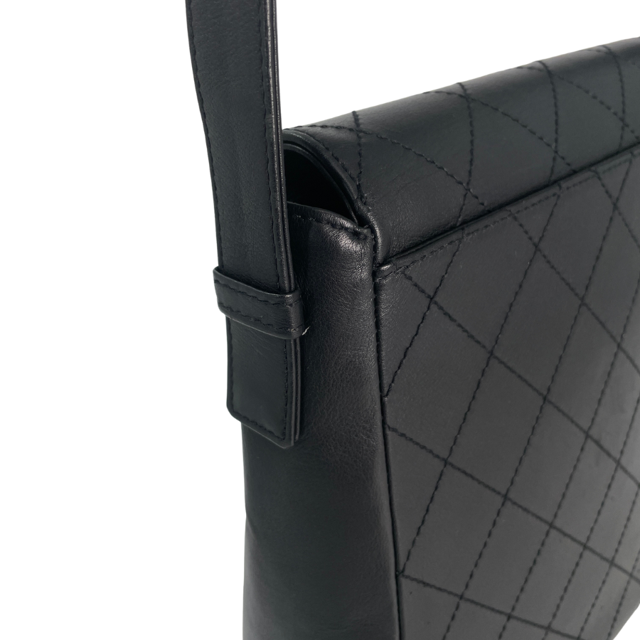 CHANEL レザー マトラッセ ワンショルダーバッグ
