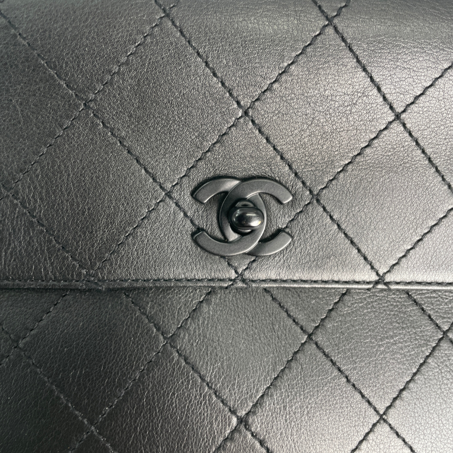 CHANEL レザー マトラッセ ワンショルダーバッグ