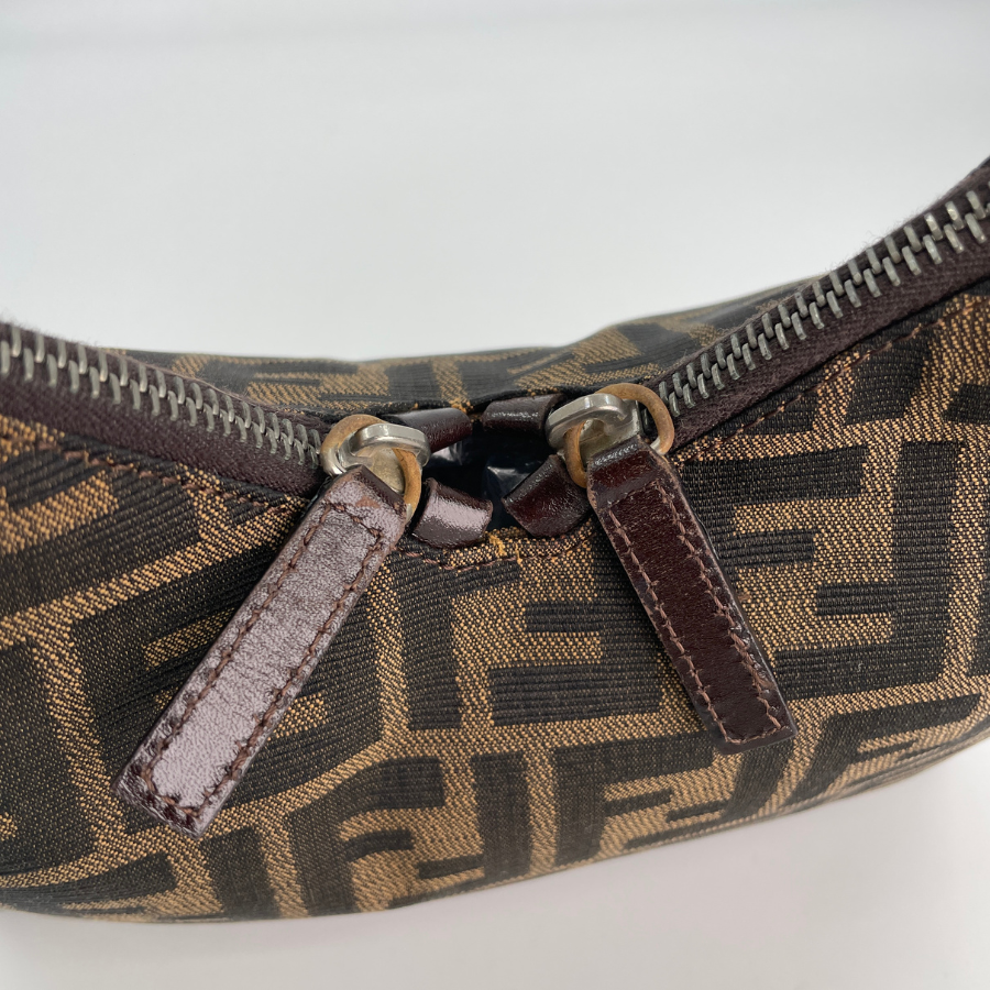 FENDI ズッカ ショルダーバッグ