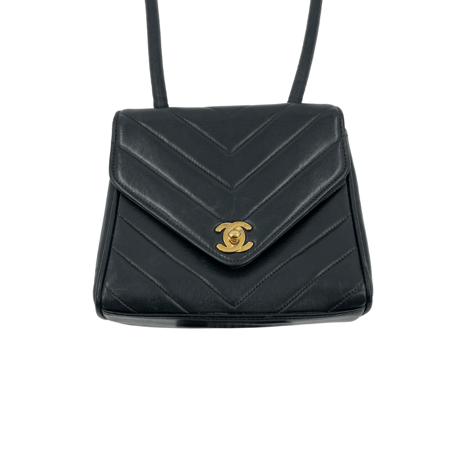 CHANEL Vステッチ シェブロンターンロック ショルダー バッグ