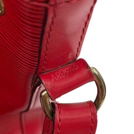 LOUIS VUITTON ショルダーバッグ エピ プチ・ノエ