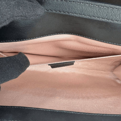 GUCCI インターロッキング レザー ショルダーバッグ