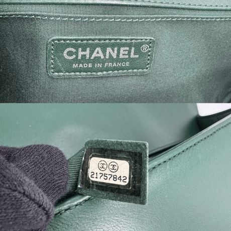 CHANEL チェーンクラッチ