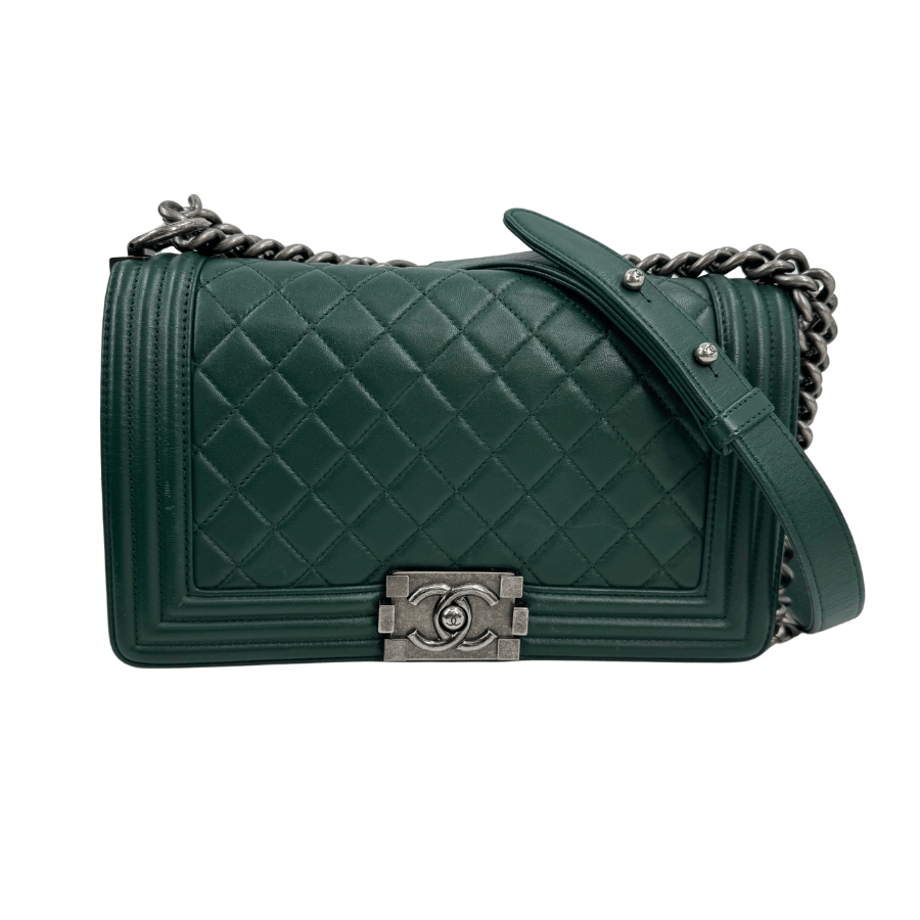 CHANEL チェーンクラッチ