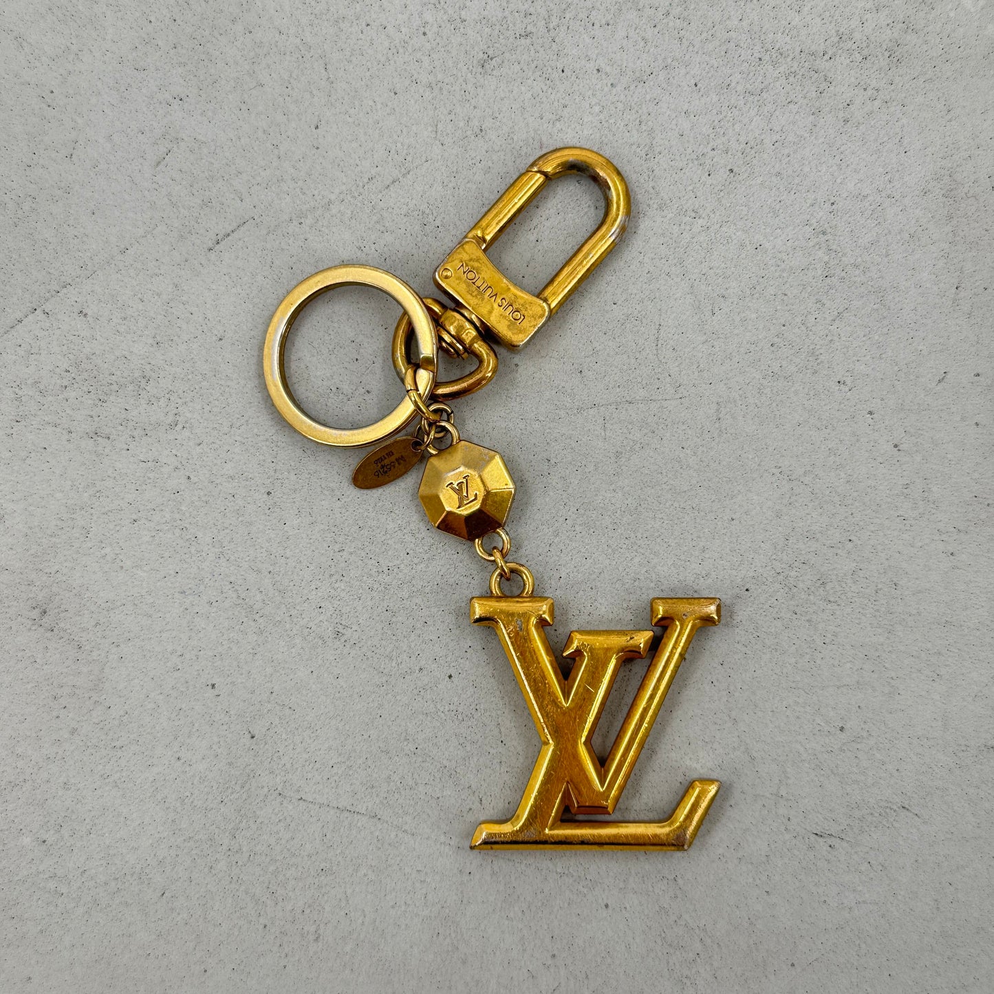 LOUIS VUITTON LV ファセット キーホルダー バッグチャーム M65216