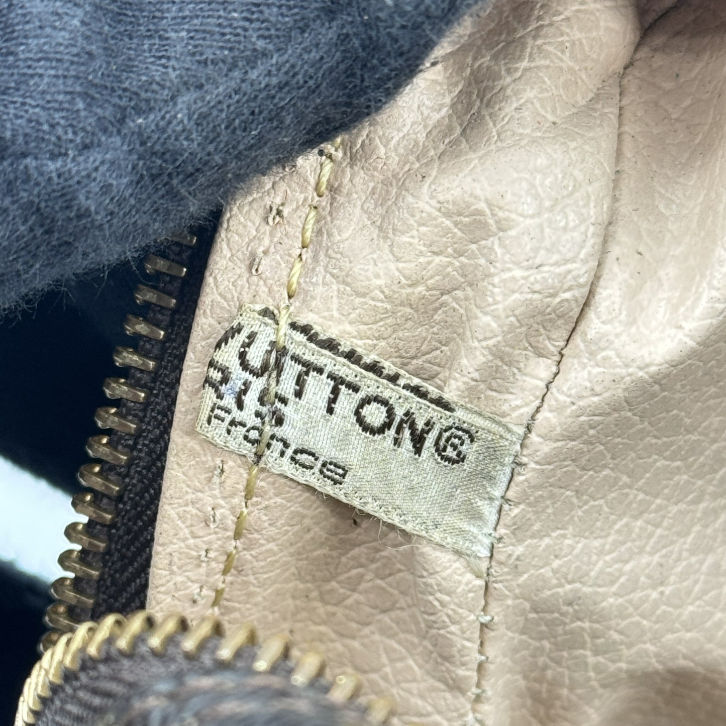 LOUIS VUITTON トゥルーストワレット28 モノグラムキャンバス 旧型 クラッチバッグ M47522