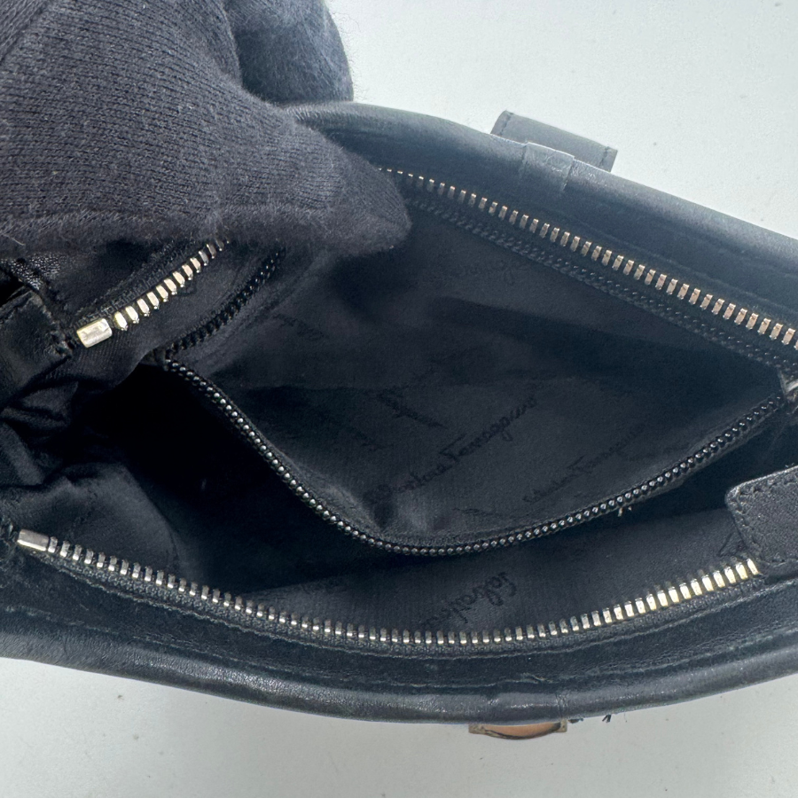 Ferragamo　ナイロン×レザーバッグ