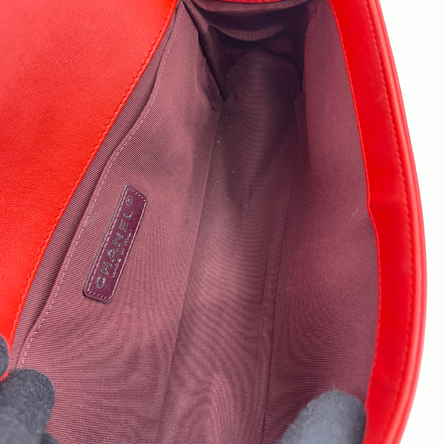 CHANEL　ボーイシャネル　Vステッチ