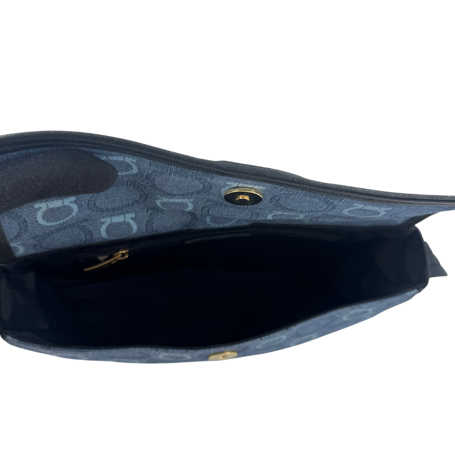 Ferragamo　デニム　ガンチーニ