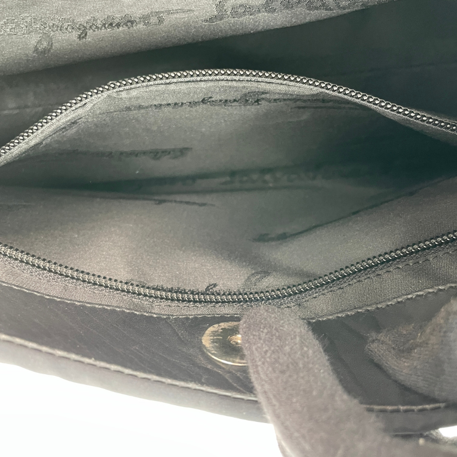 Ferragamo スポーツ　ナイロン　ワンショルダー