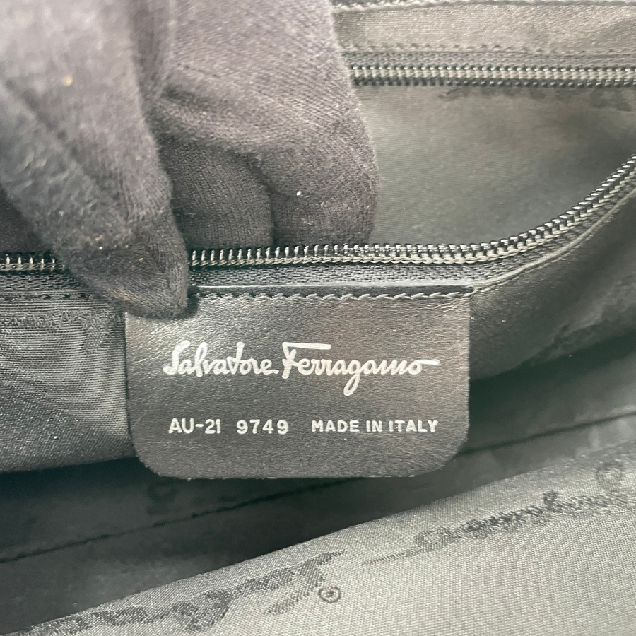 Ferragamo スポーツ　ナイロン　ワンショルダー