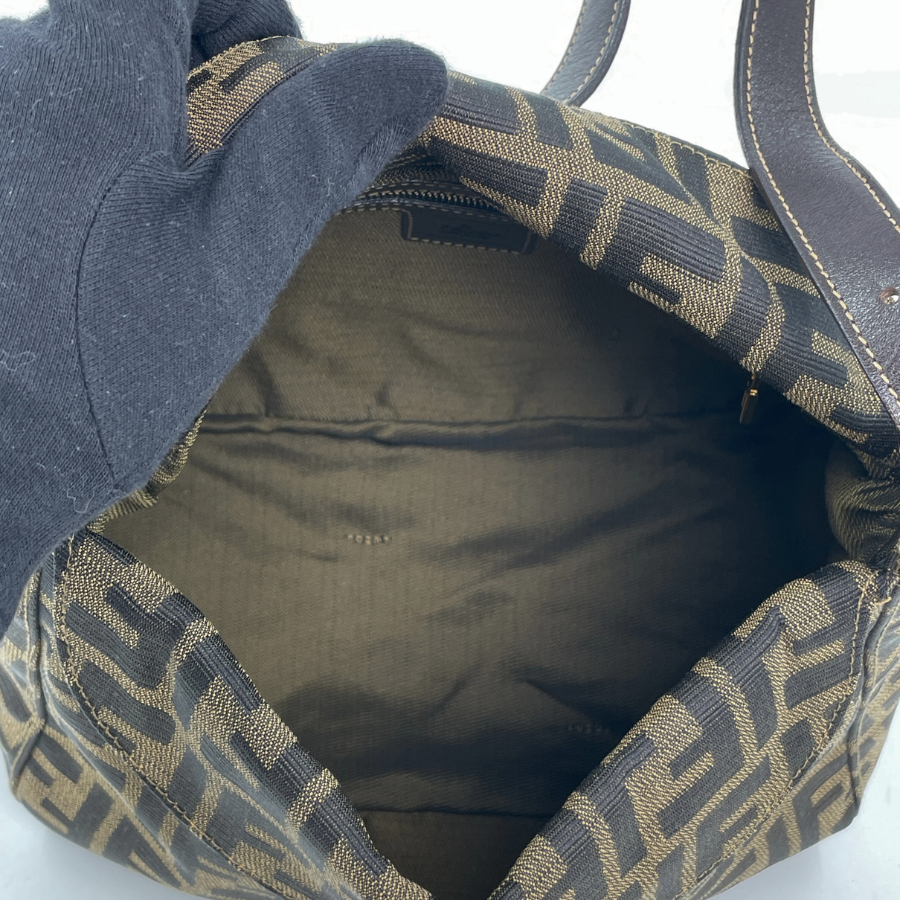 FENDI　ズッカ　ワンショルダー　ブラウン