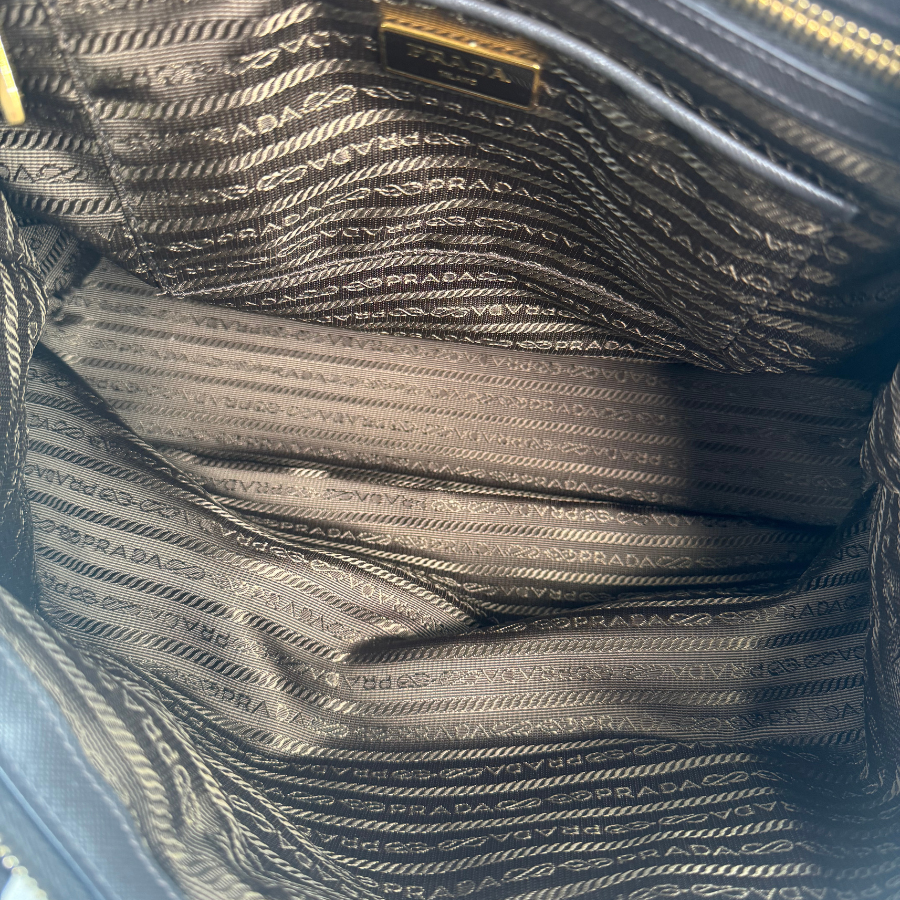 PRADA 2WAYバッグ  ナイロン  グリーン