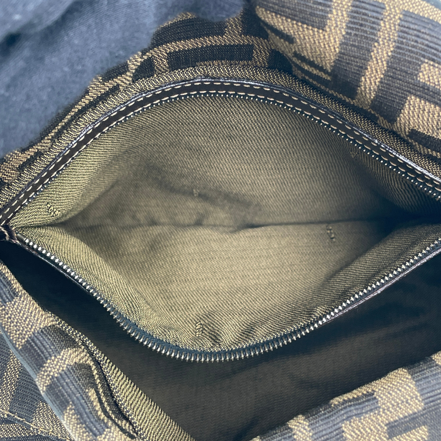 FENDI　ズッカ　ワンショルダー　ブラウン