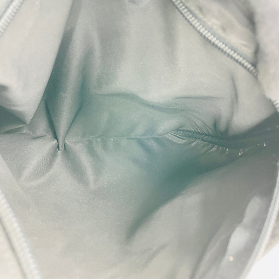 PRADAショルダー　ナイロン×レザー　黒　付け根スレ