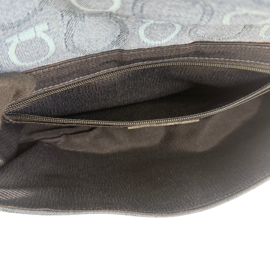 Ferragamo　デニム　ガンチーニ