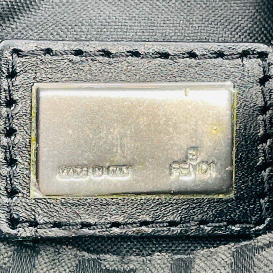 FENDI マンマバケット ワンショルダーバッグ