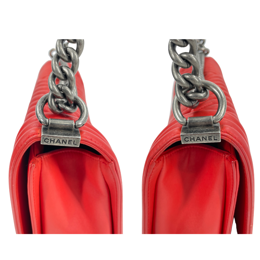 CHANEL　ボーイシャネル　Vステッチ