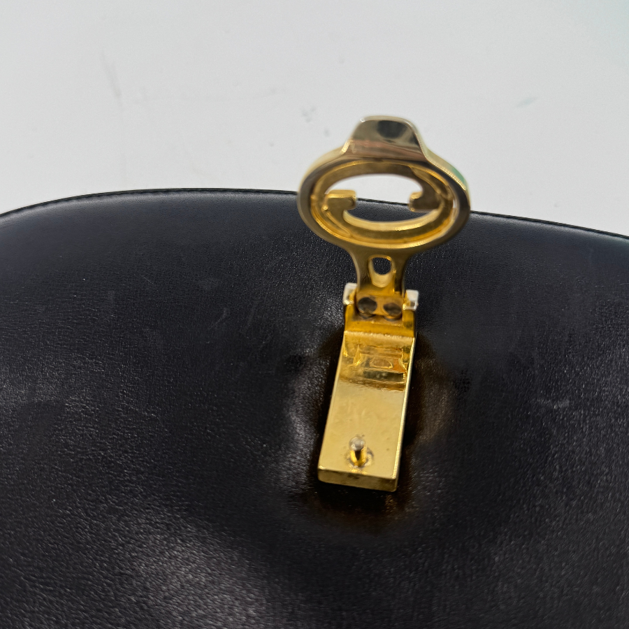 GUCCI　ショルダーバッグ　ブラック