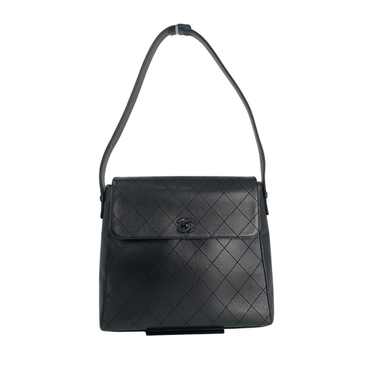 CHANEL　レザー　マトラッセ　ワンショルダーバッグ