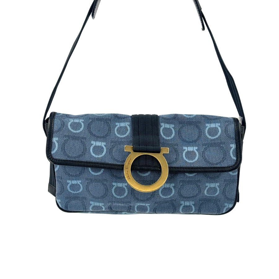 Ferragamo　デニム　ガンチーニ