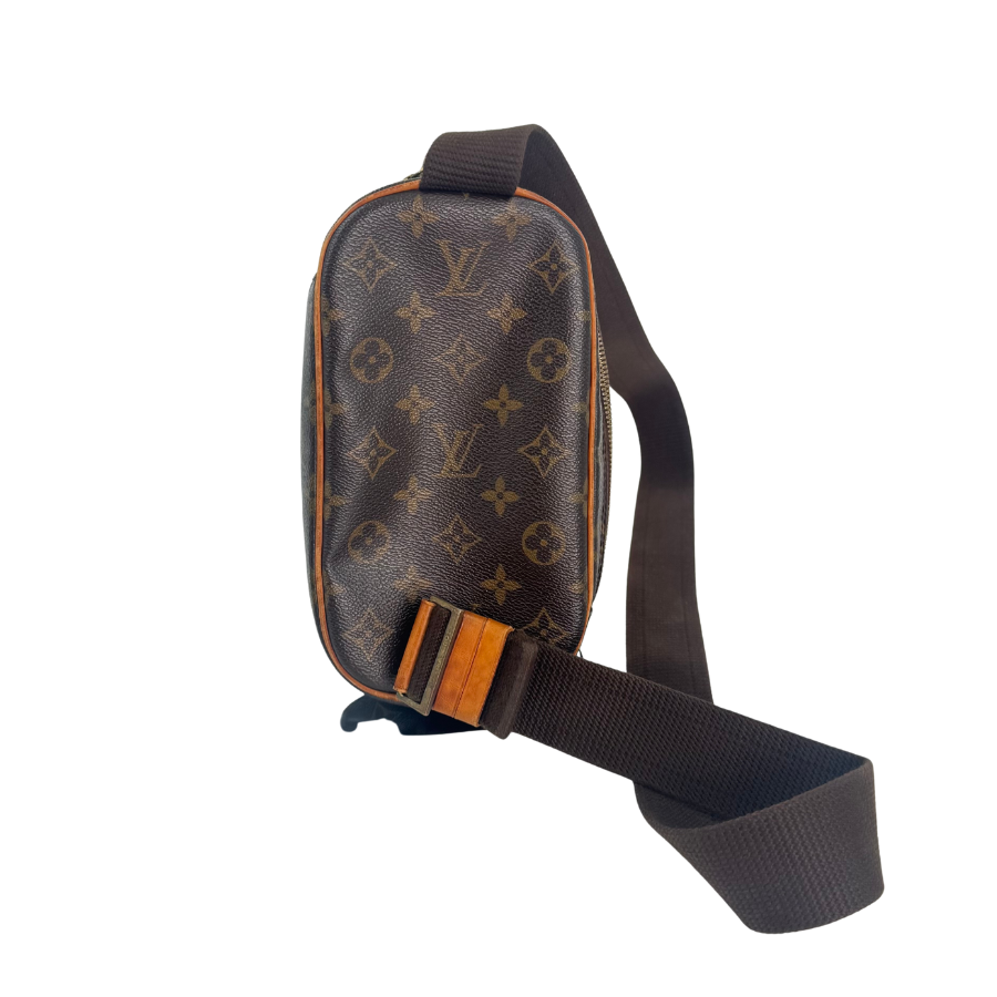 LOUIS VUITTON　ボディバッグ　モノグラム