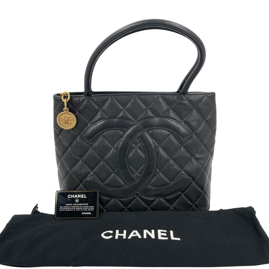 CHANEL　キャビアスキンデカココマーク　Wチェーントートバッグ