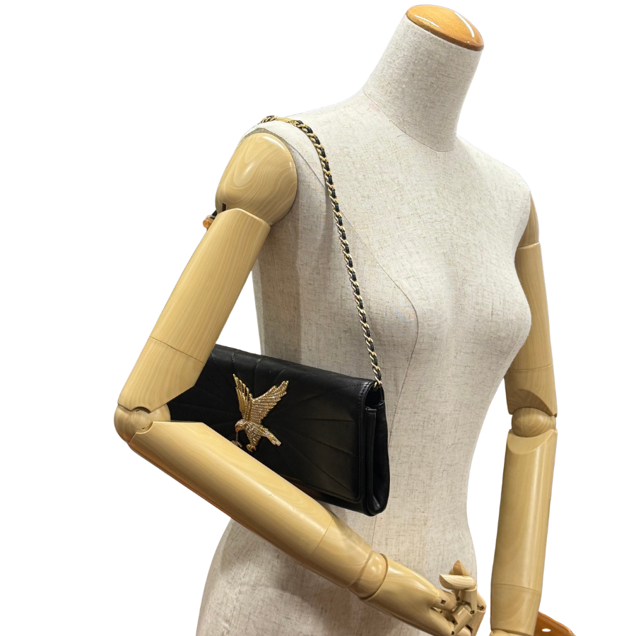 CHANEL　イーグル　チェーンクラッチバッグ