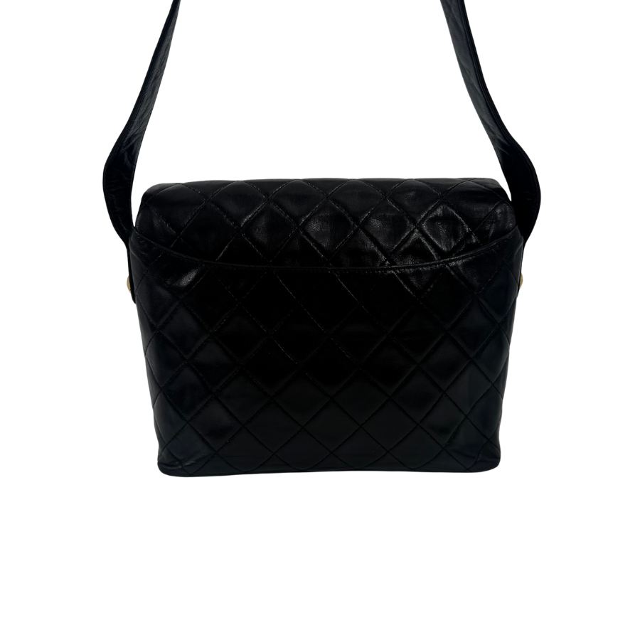 CHANEL　ショルダー　ラムスキン