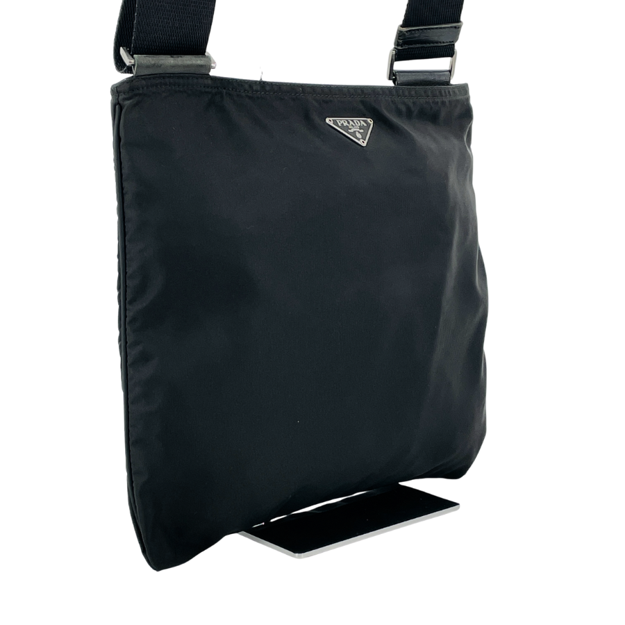 PRADAショルダー　ナイロン×レザー　黒　付け根スレ