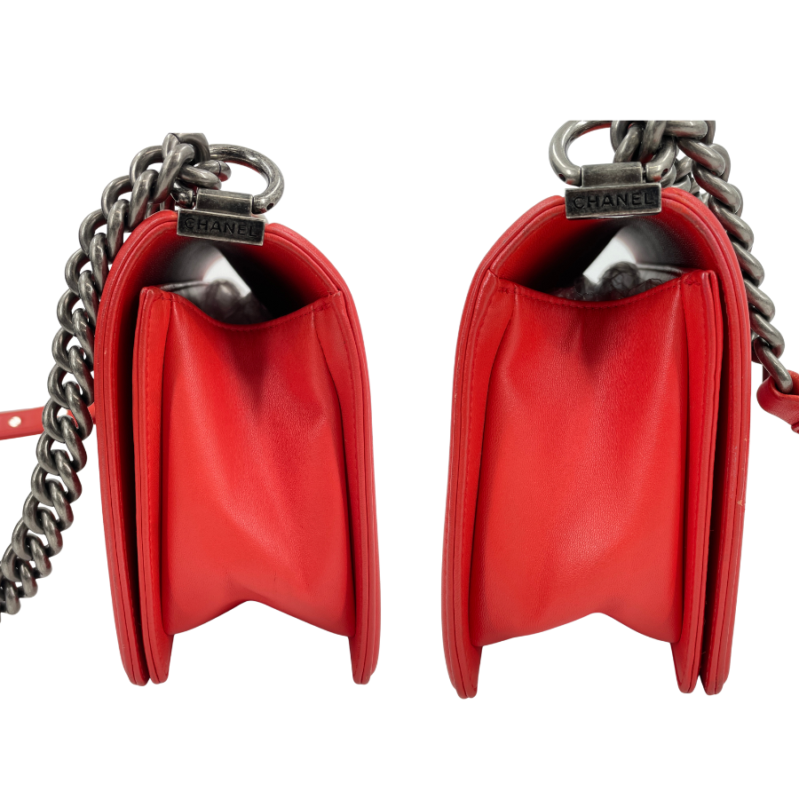 CHANEL　ボーイシャネル　Vステッチ