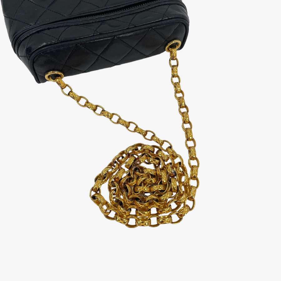 CHANEL Matelasse Lambskin Chain Shoulder Bag