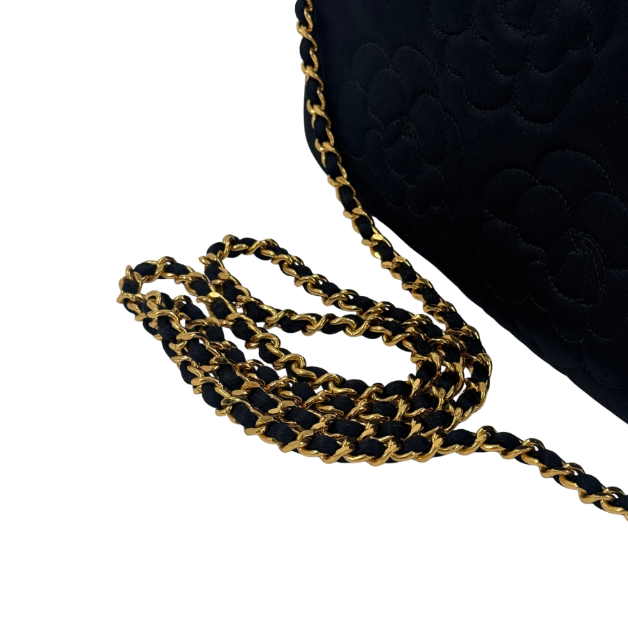 CHANEL　サテンチェーンショルダー　カメリア