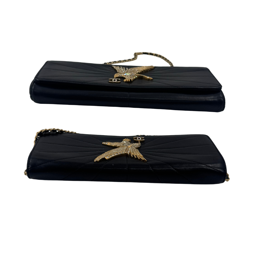 CHANEL　イーグル　チェーンクラッチバッグ