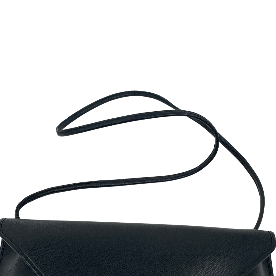 Yves saint laurent カサンドラロゴ ショルダーバック