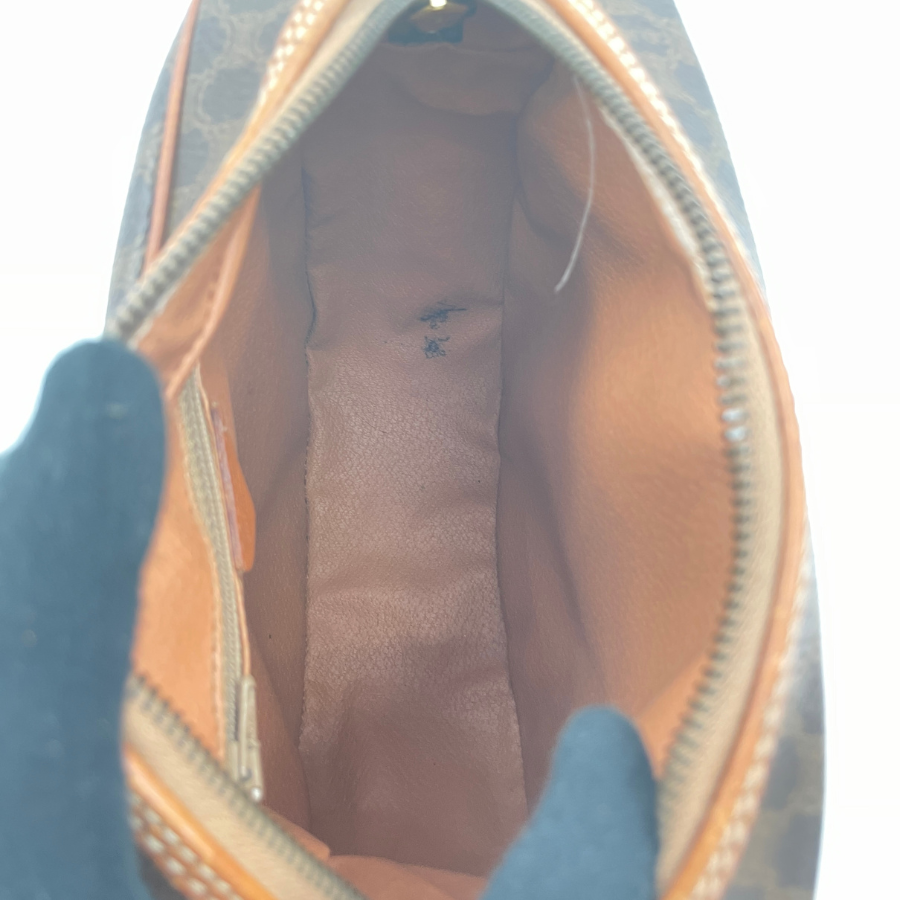 CELINE　ショルダーバッグ　マカダム柄